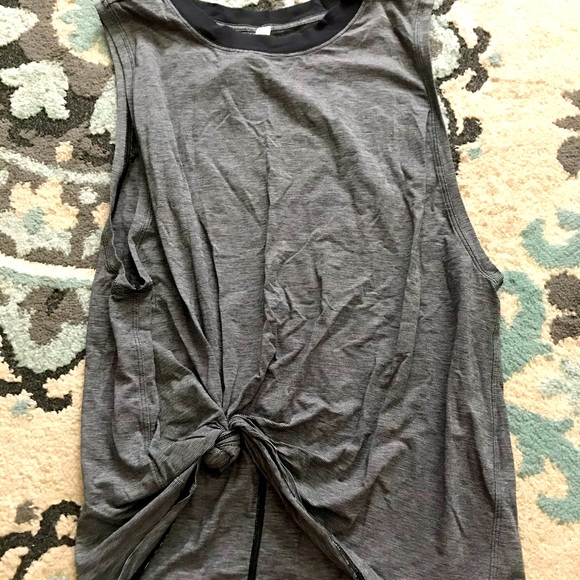 Lululemon muscle tank π